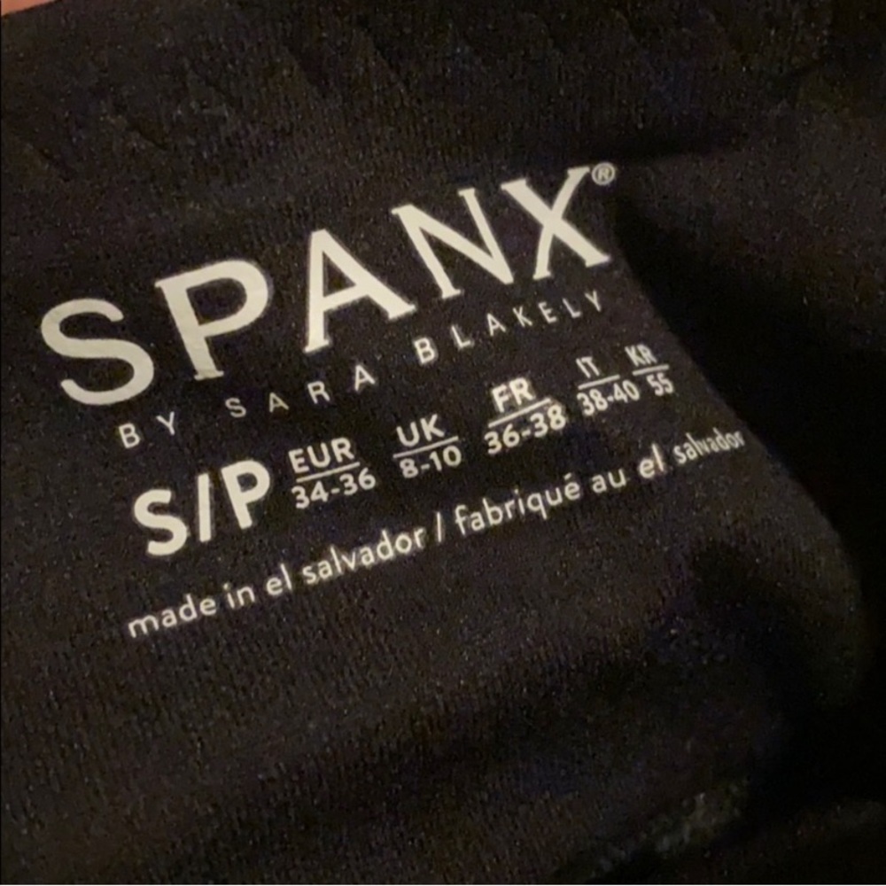 NEW Spanx Booty Boost Active 7/8 Leggings - Picture 7 of 7